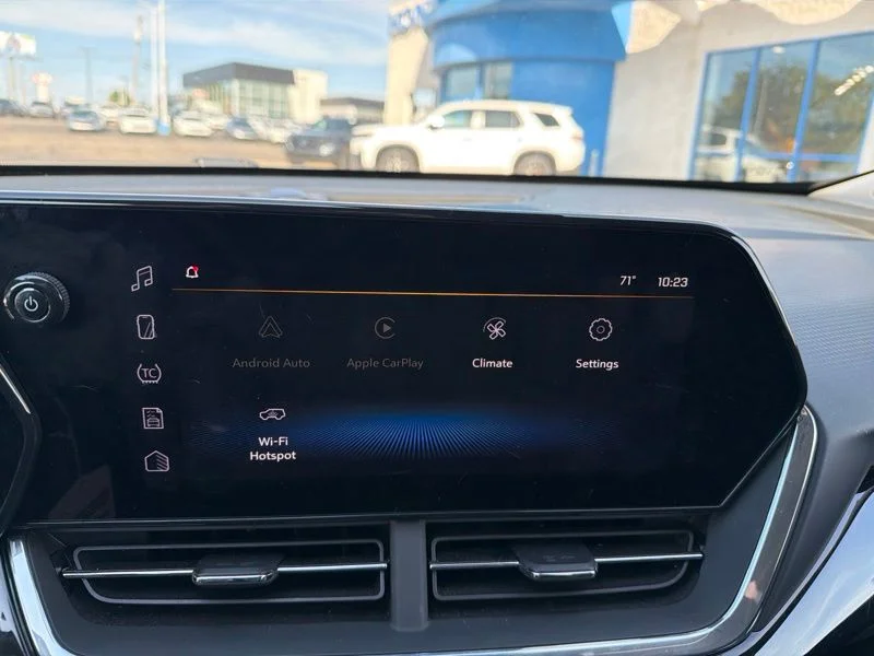 Used 2025 White Chevrolet ACTIV image 16