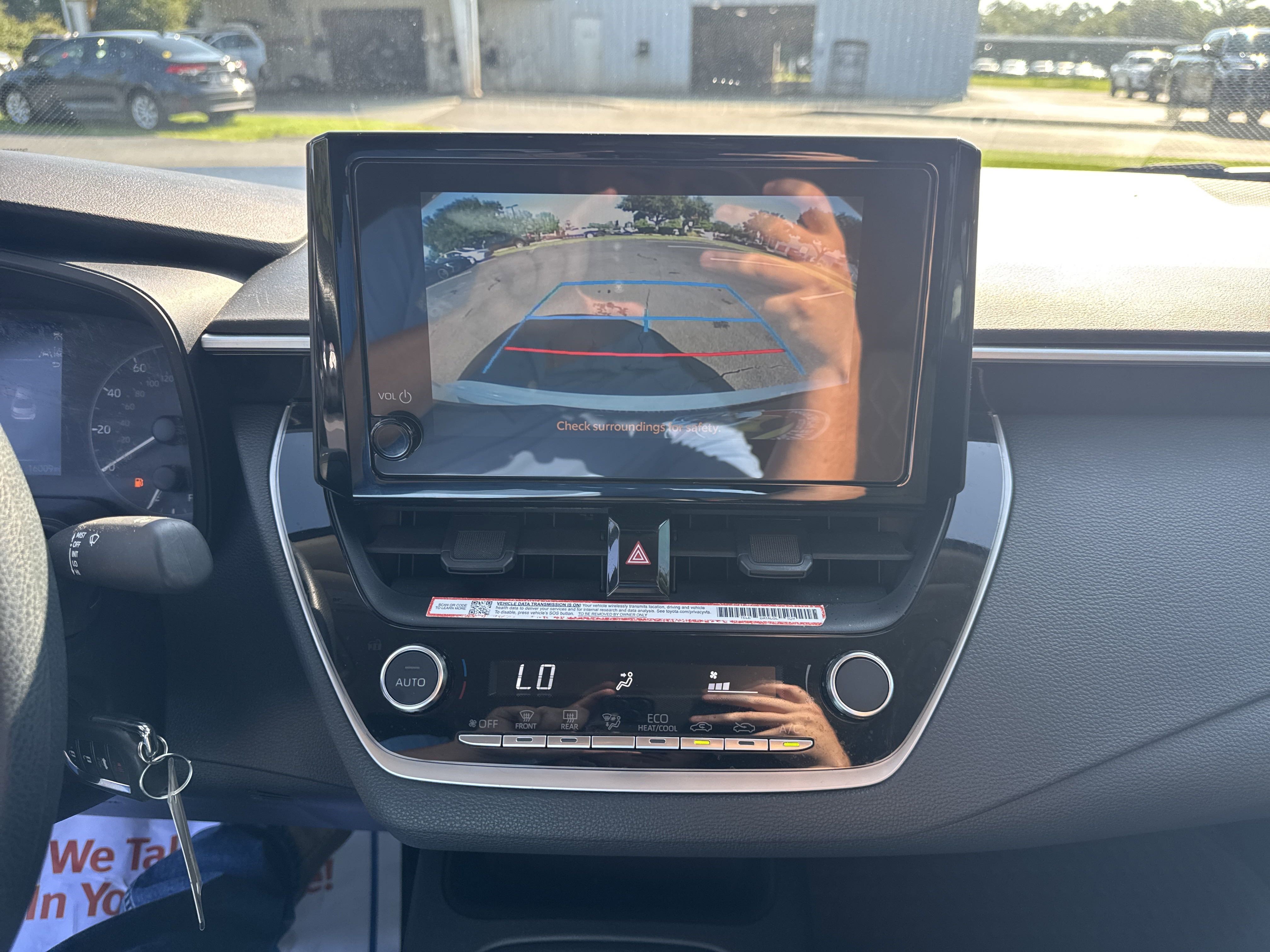 Used 2025  Toyota  image 19
