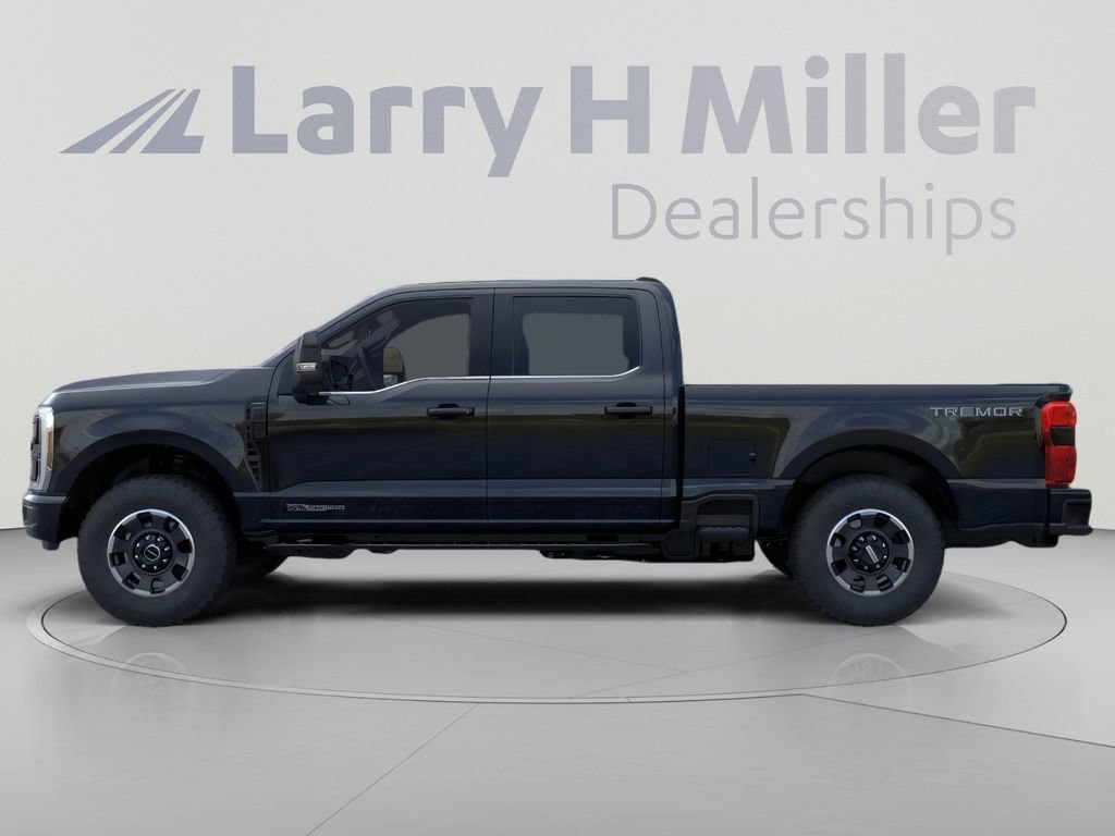 Used 2026 Agate Black Metallic Ford LARIAT image 4