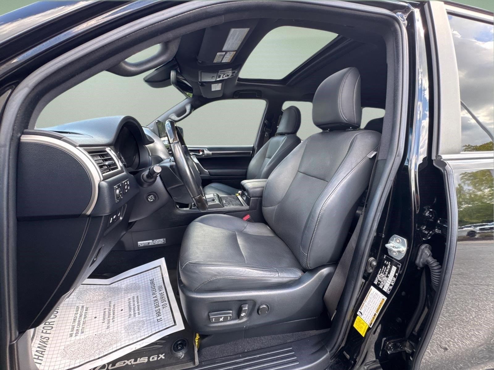 Used 2022 Black Onyx Lexus GX 460 Luxury image 18