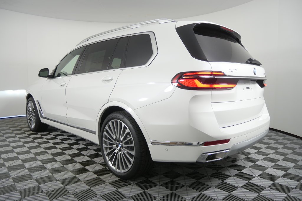 New 2027 Mineral White Metallic BMW xDrive40i image 6