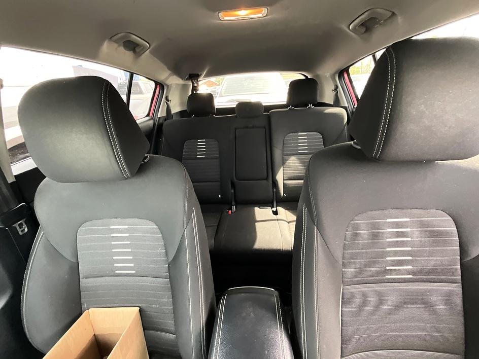 Used 2018 Red Kia LX image 31