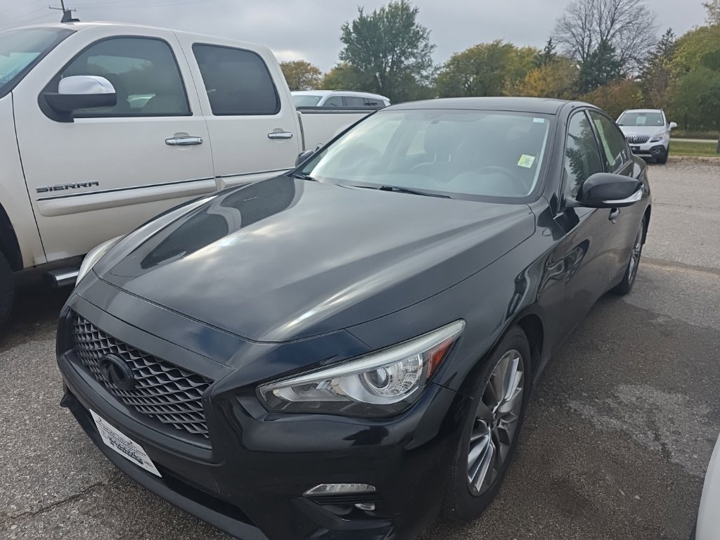 Used 2019 Black INFINITI 3.0t LUXE image 4