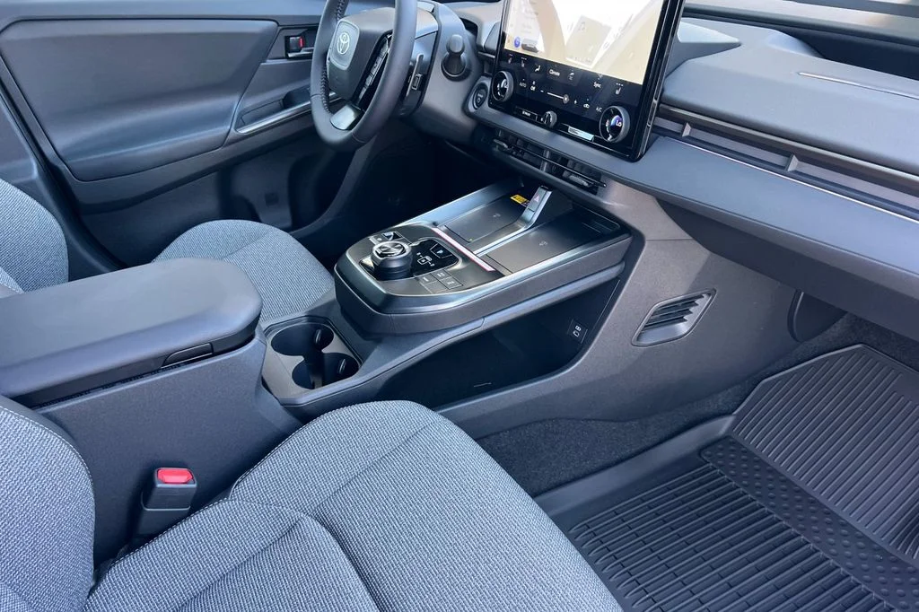 New 2026 Wind Chill Pearl Toyota XLE image 16