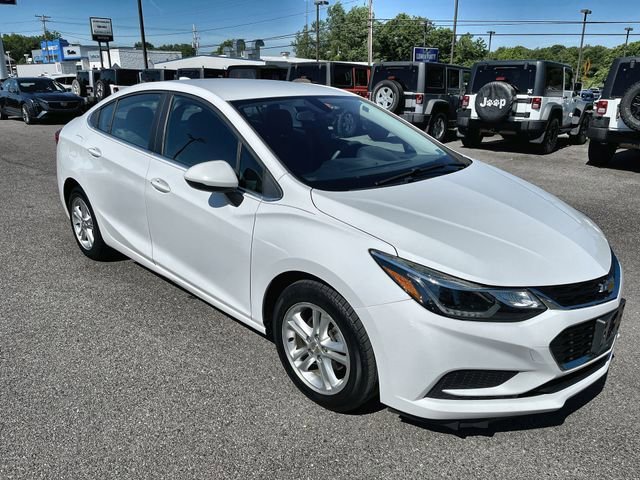 Used 2017 SUMMIT WHITE Chevrolet LT image 10