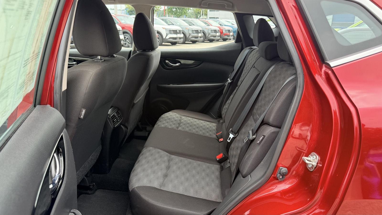 Used 2021 Scarlet Ember Tintcoat Nissan SV image 10