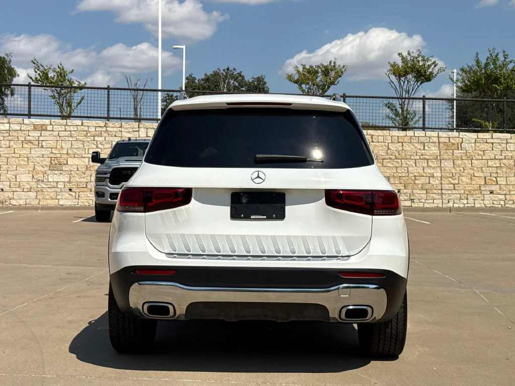 Used 2021 White Mercedes-Benz GLB 250 image 7