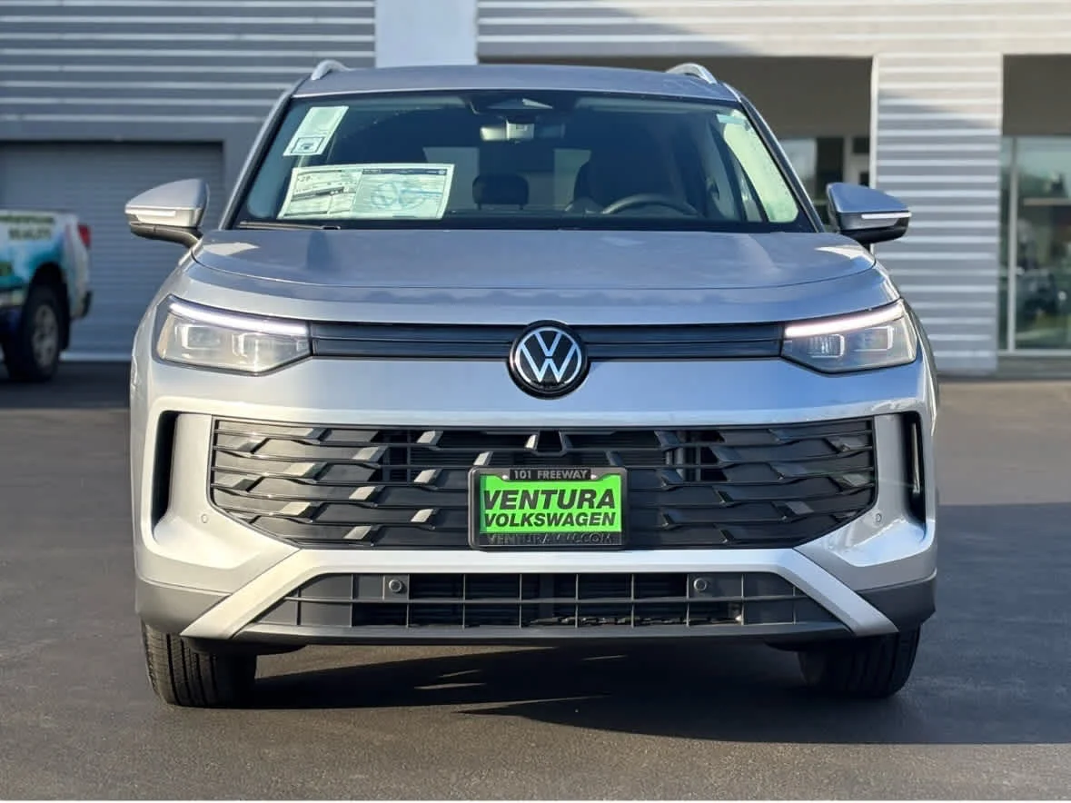 New 2026 PYRITE SILVER Volkswagen S image 6