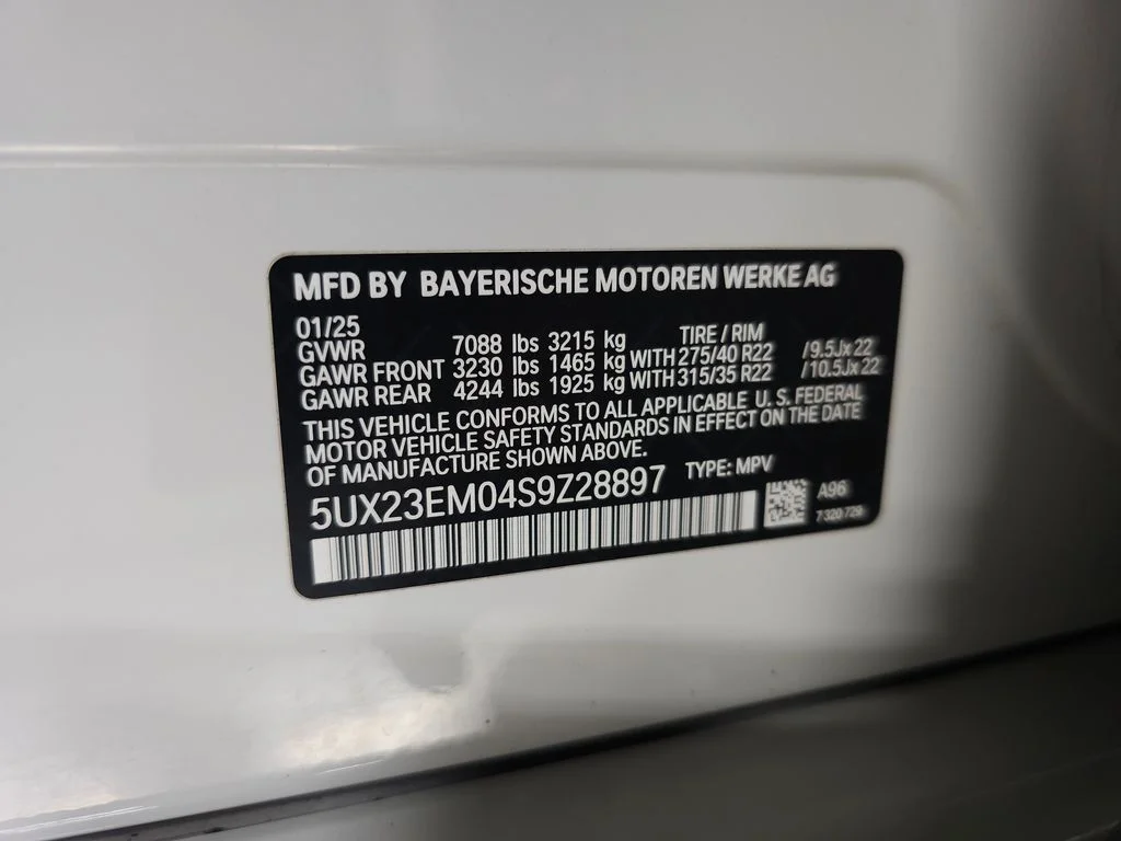 Used 2025 White BMW xDrive40i image 41