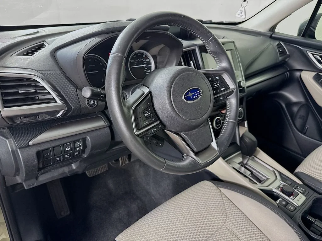 Used 2019 Green Subaru Premium image 9