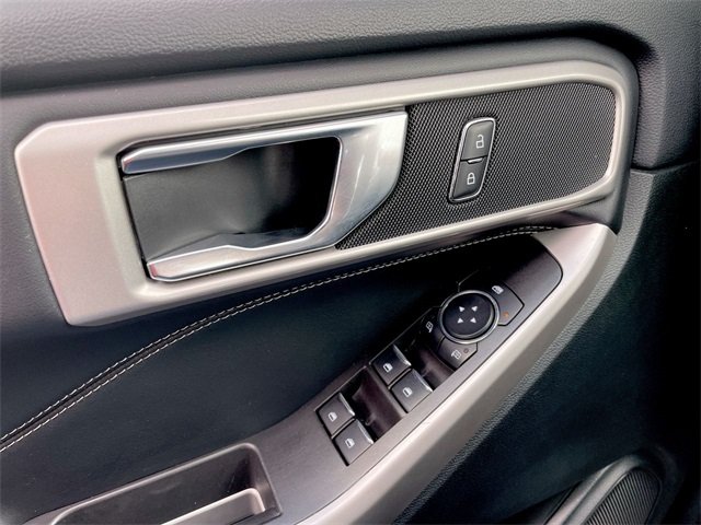 2024 Ford Explorer XLT photo 4