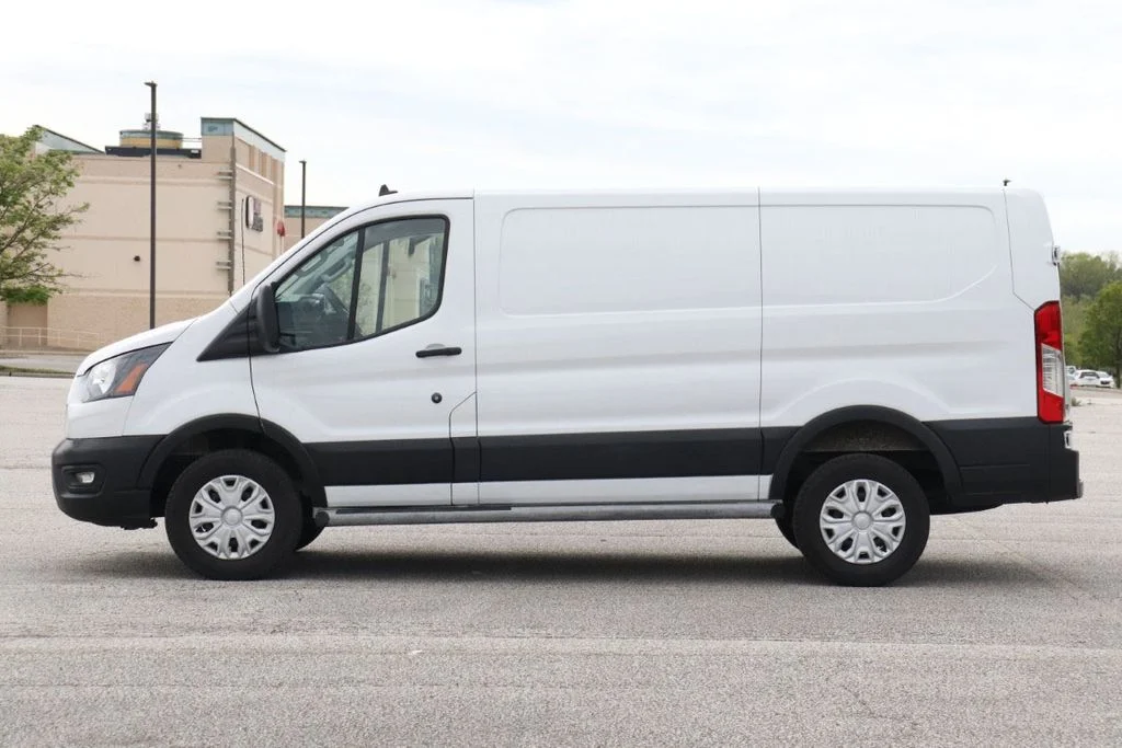 Used 2025 Oxford White Ford Base image 6