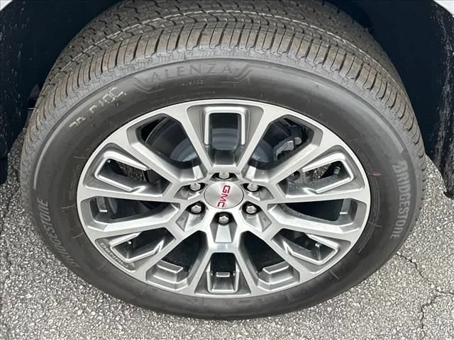 2026 GMC Yukon XL Denali - Photo 17