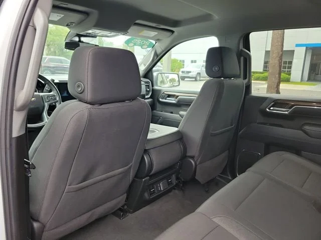 2025 Chevrolet Silverado 1500 LT - Photo 9