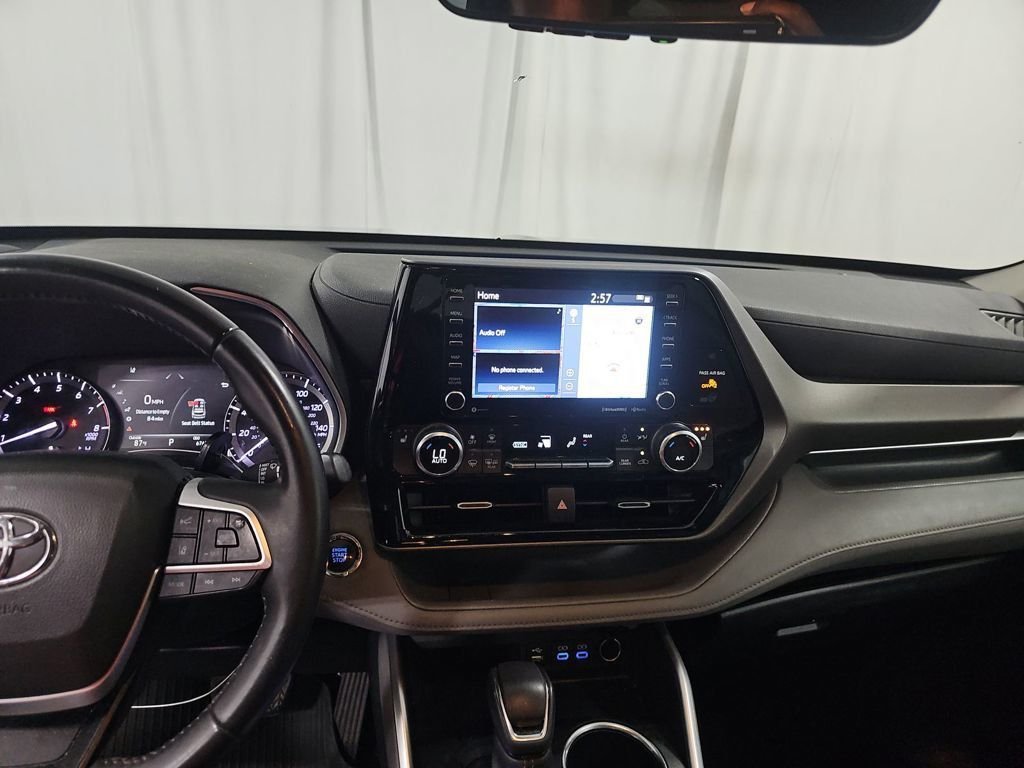 Used 2022 Gray Toyota XLE image 9