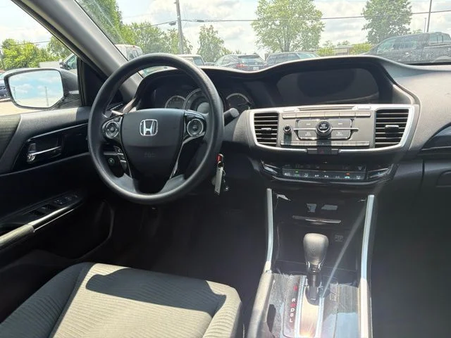 Used 2017 Silver Honda LX image 8