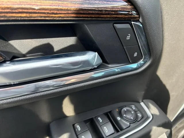 New 2026 Sterling Metallic GMC Elevation image 12