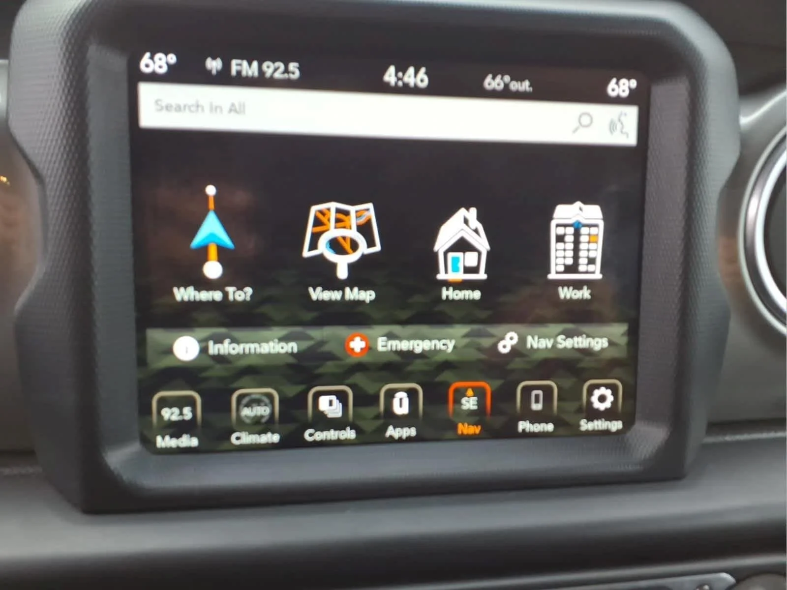 Used 2020 Granite Crystal Metallic Clearcoat Jeep Sahara image 24