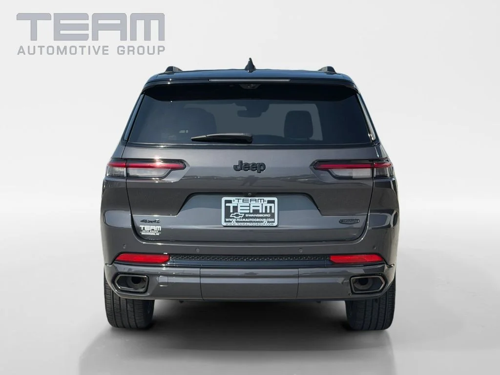 Used 2025 Gray Jeep Summit image 6