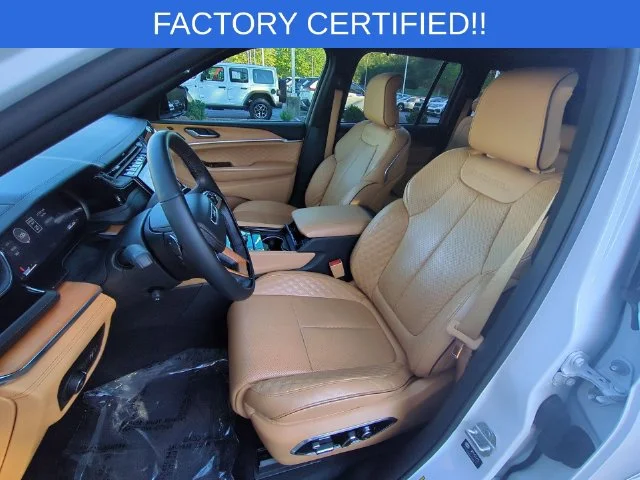 Used 2024 White Jeep Summit Reserve image 16