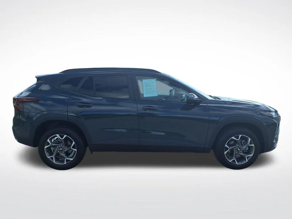 Used 2025 Gray Chevrolet LT image 10