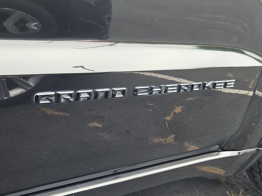 Used 2015 Brilliant Black Crystal Pearlcoat Jeep Altitude image 26