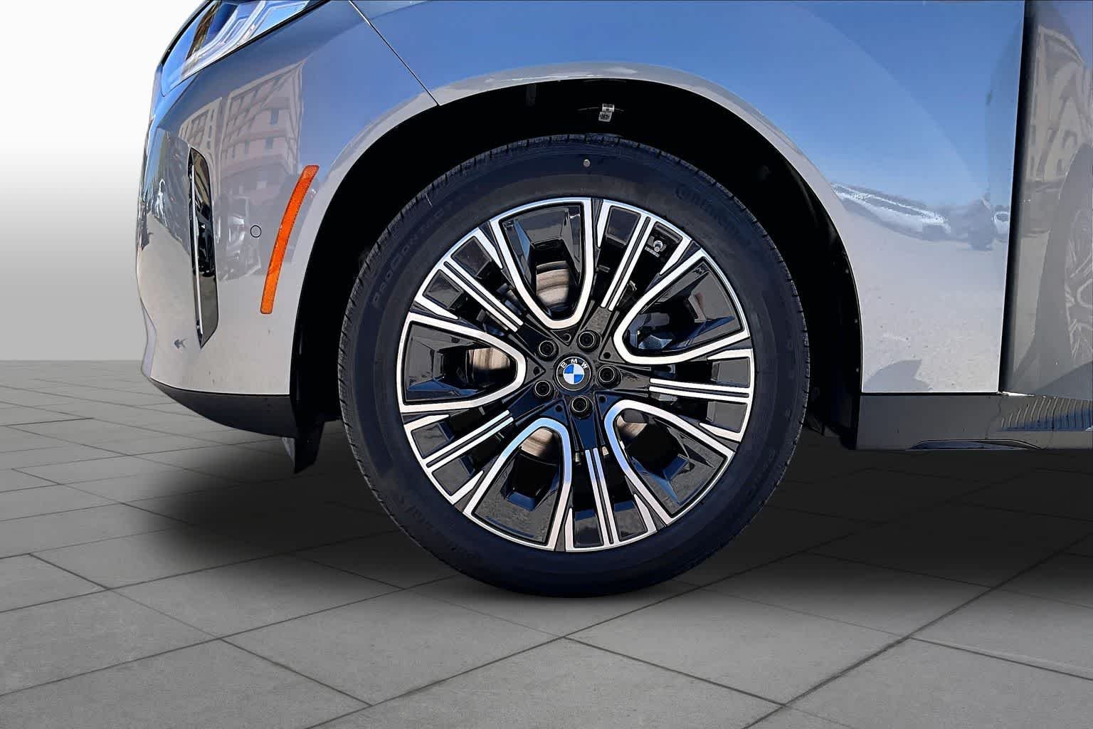 New 2026 Skyscraper Grey Metallic BMW 30 xDrive image 11