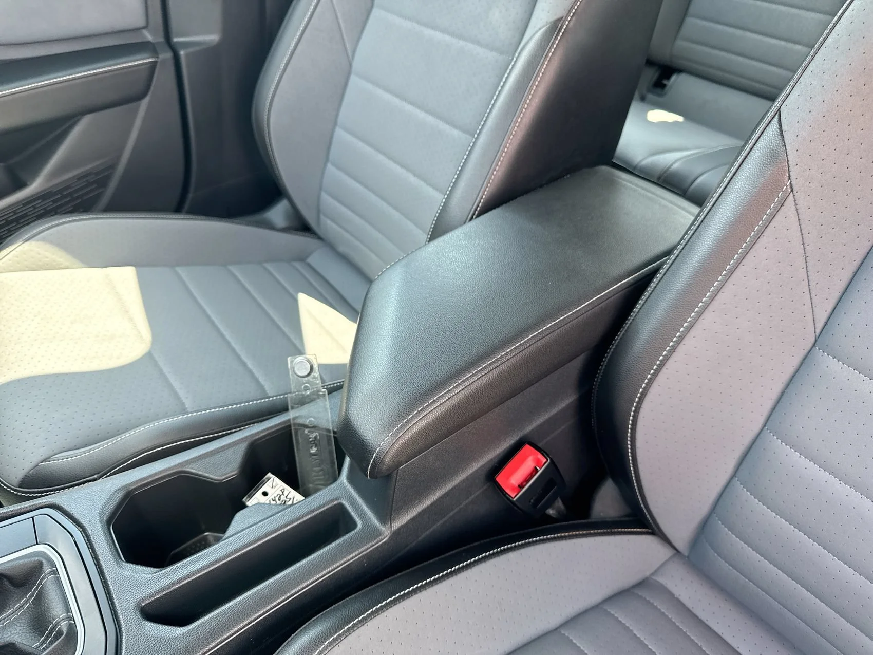 Used 2025 Gray Volkswagen SE image 20