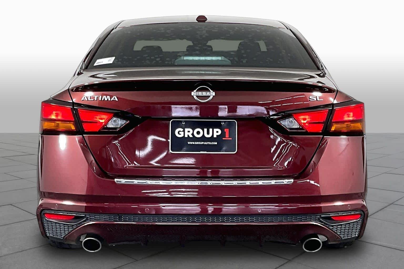 Used 2023 Garnet Pearl Metallic Nissan 2.5 SL image 9