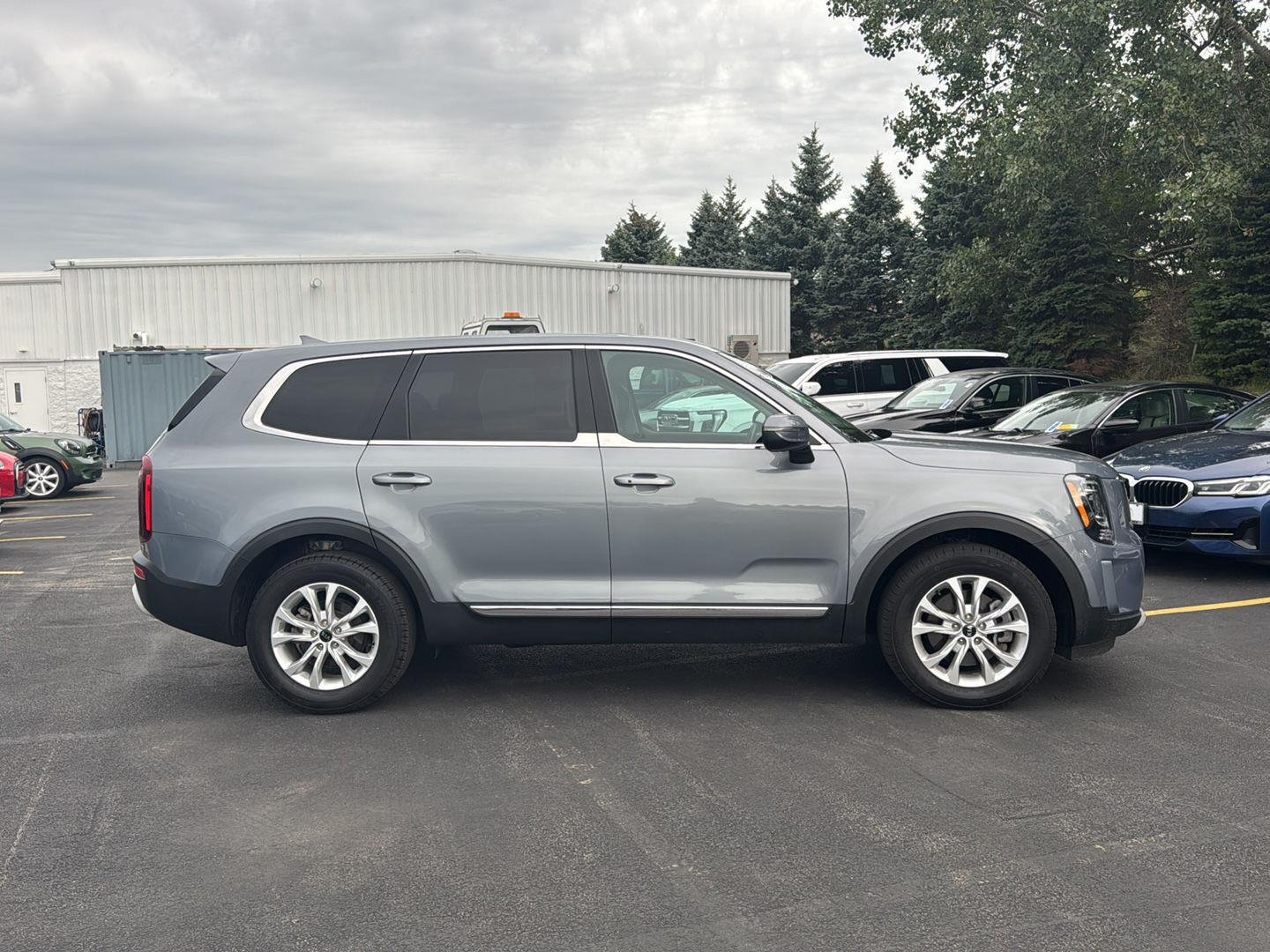 Used 2021 Everlasting Silver Kia LX image 2