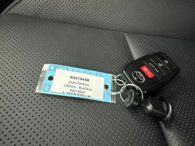 Used 2024  Toyota Limited image 32