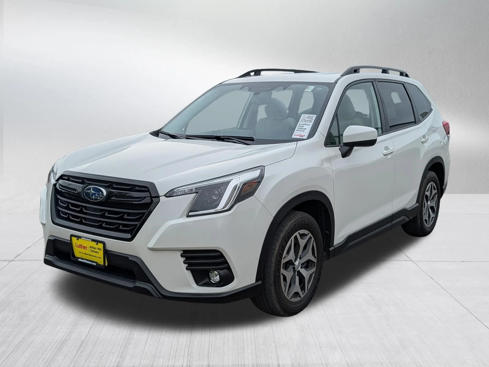 Used 2024 Crystal White Pearl Subaru Premium image 3