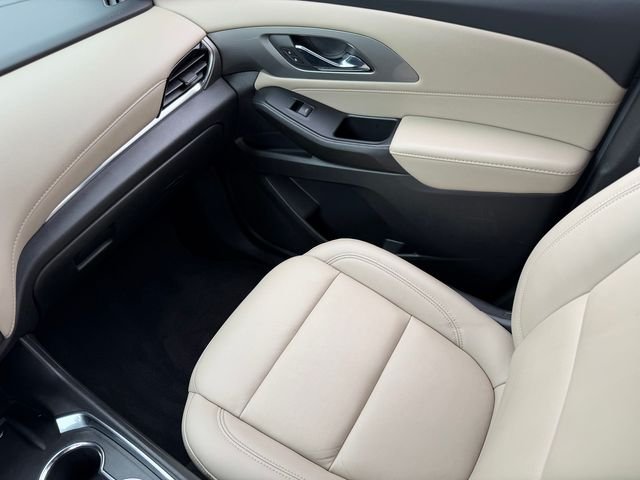 Used 2023 White Chevrolet LT Leather image 17