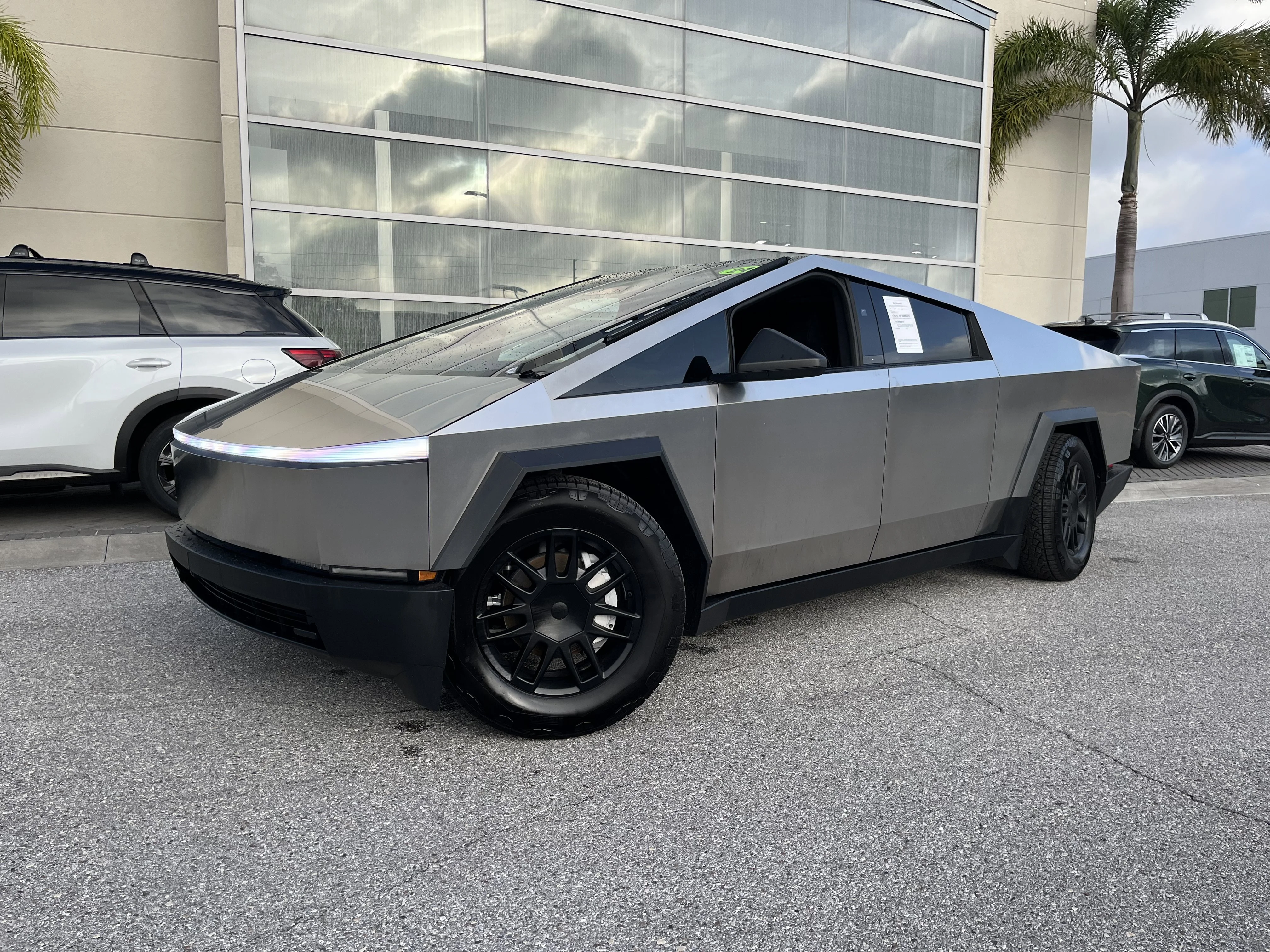 2024 Tesla Cybertruck All-Wheel Drive's photo