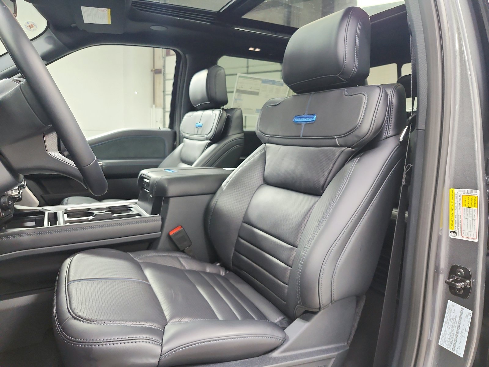 New 2027 Carbonized Gray Metallic Ford F-250® Platinum® image 19