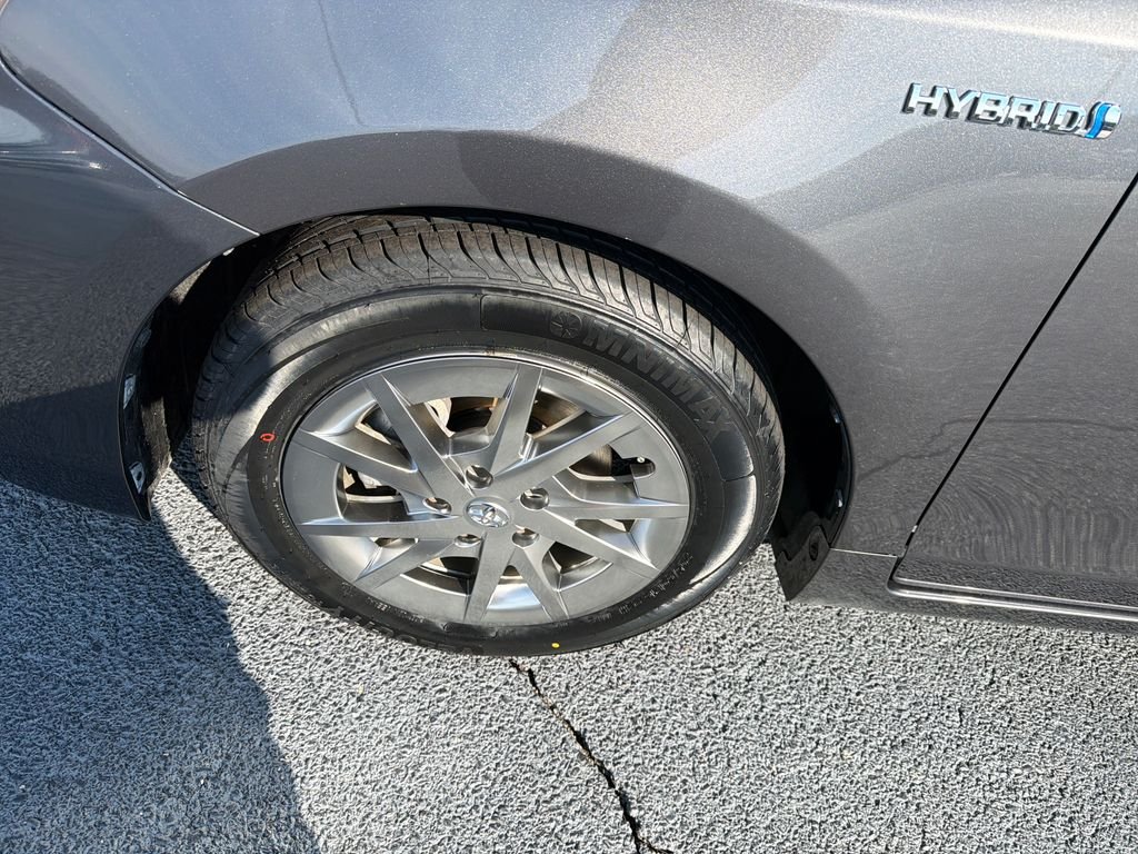 Used 2016 Gray Toyota Three image 26
