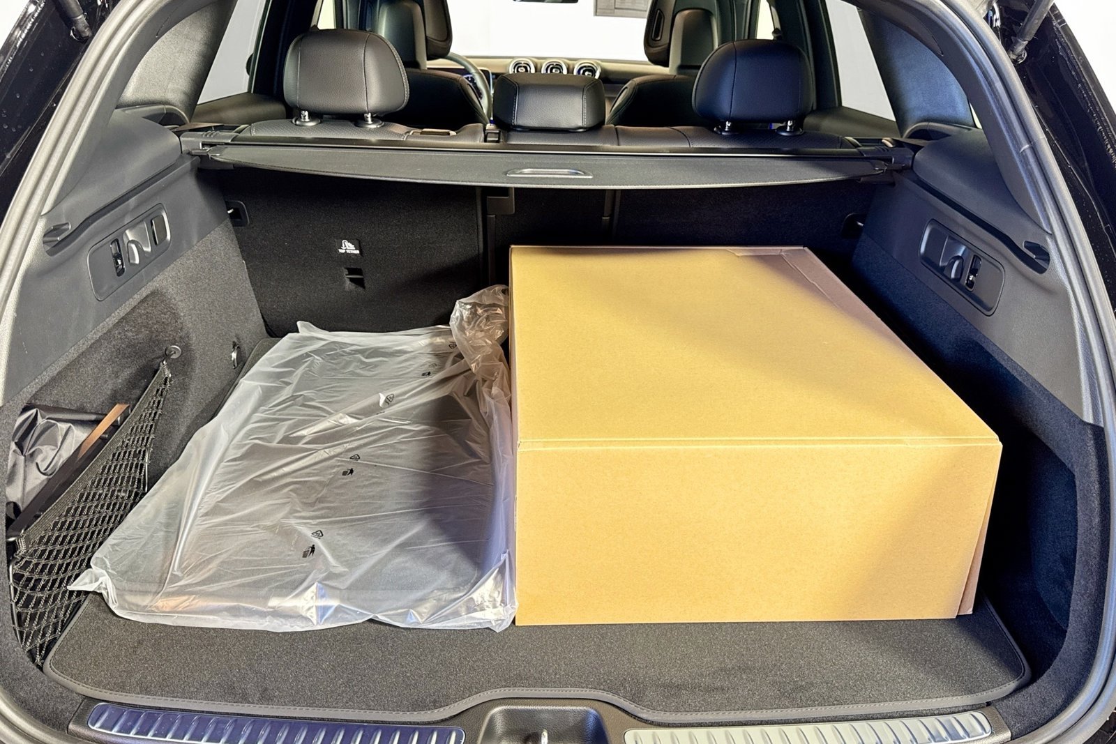 New 2026 Black Mercedes-Benz GLC 300 image 24
