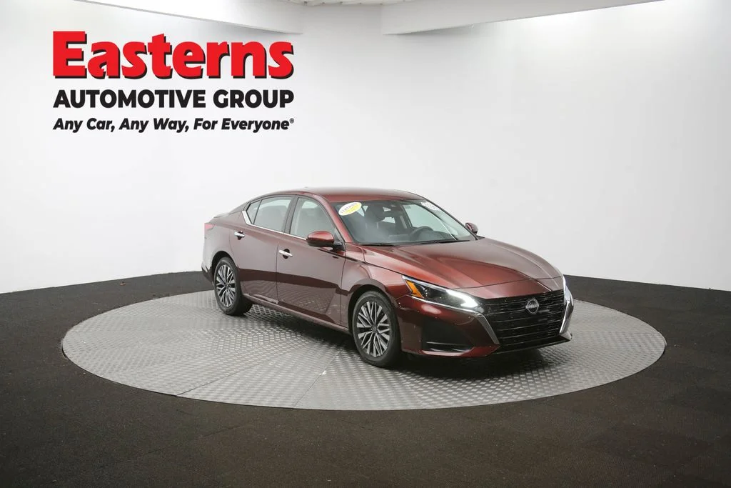 Used 2023 Red Nissan 2.5 SV image 49