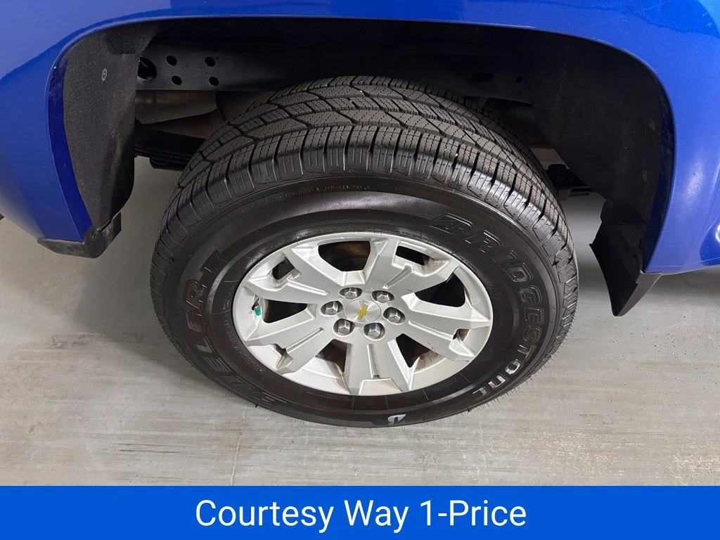Used 2018 KINETIC BLUE METALLIC Chevrolet 2WD LT image 13