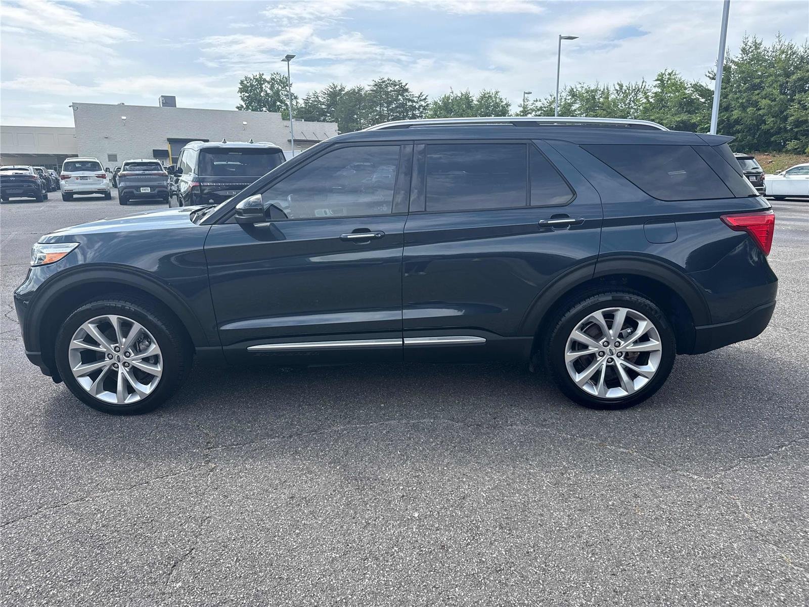 2022 Ford Explorer Platinum - Photo 9