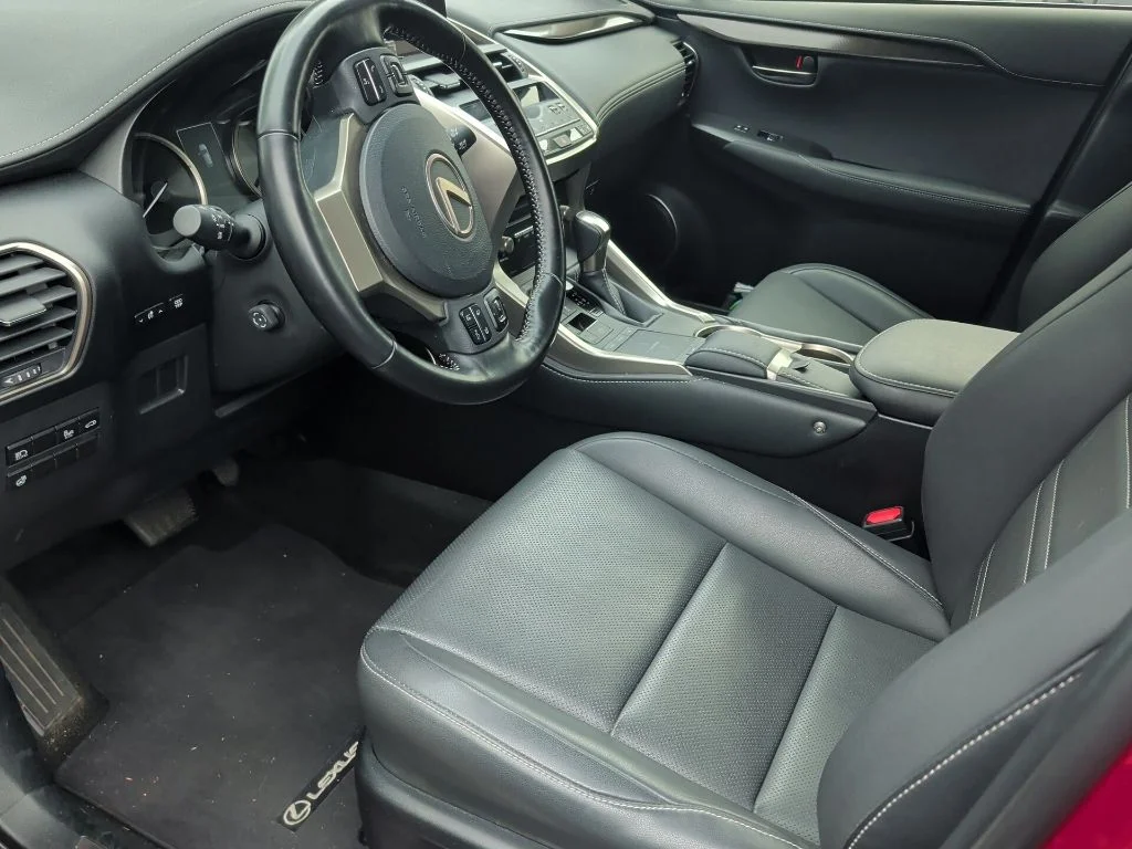 Used 2020 Red Lexus 300h image 3