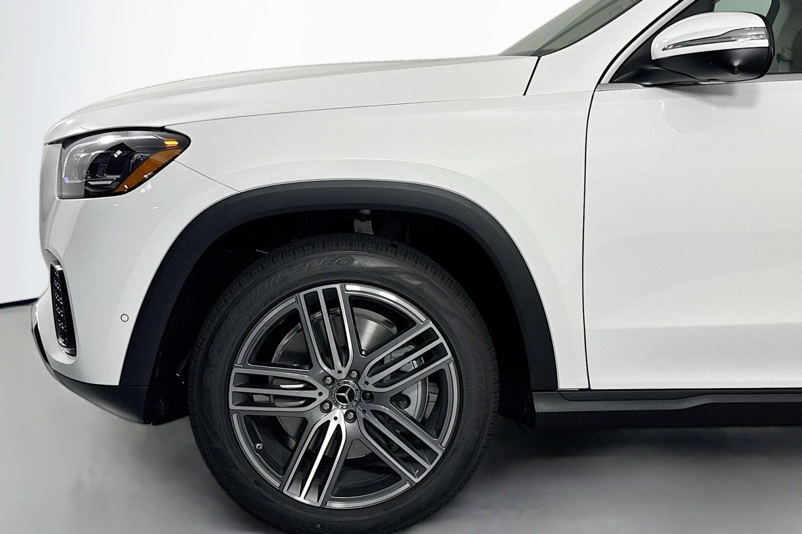 New 2026 Polar White Mercedes-Benz GLS 450 4MATIC® SUV image 10