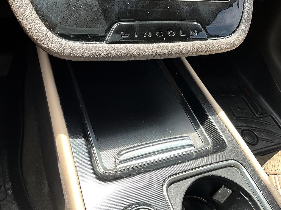 Used 2020 Black Lincoln Standard image 22