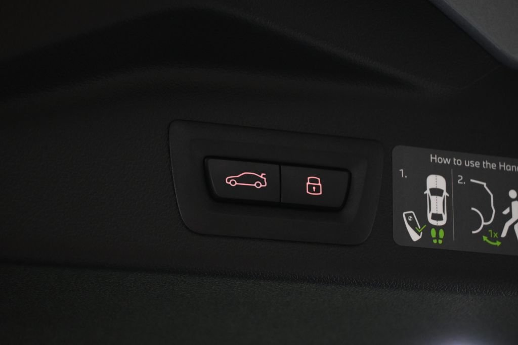 Used 2026 Gray BMW xDrive40i image 39