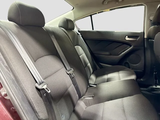 Used 2018  Kia LX image 19