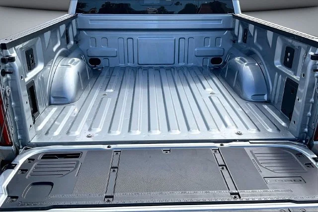 Used 2024 Iconic Silver Metallic Ford XLT image 7