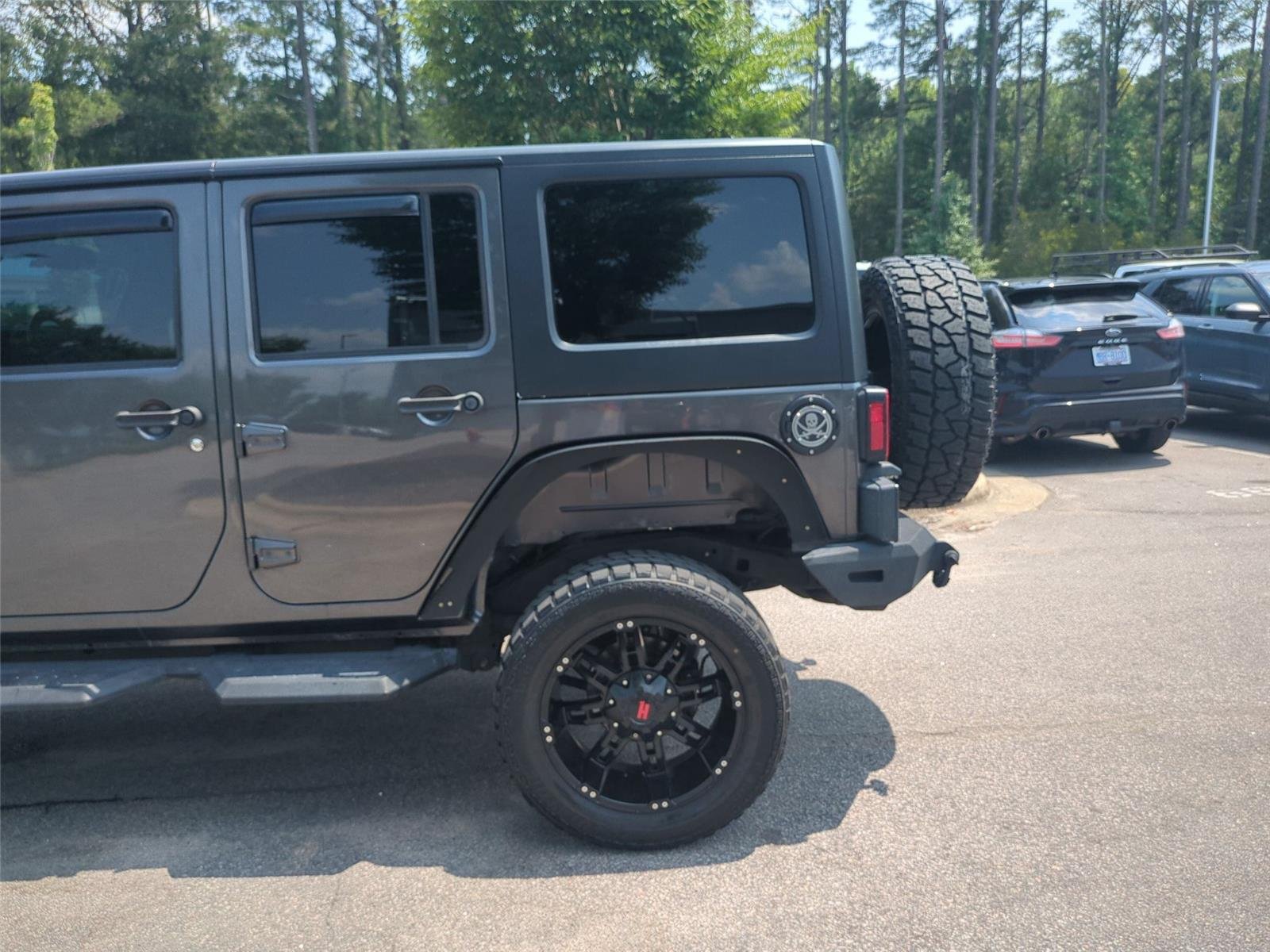 Used 2017 Granite Crystal Metallic Clearcoat Jeep Rubicon image 11