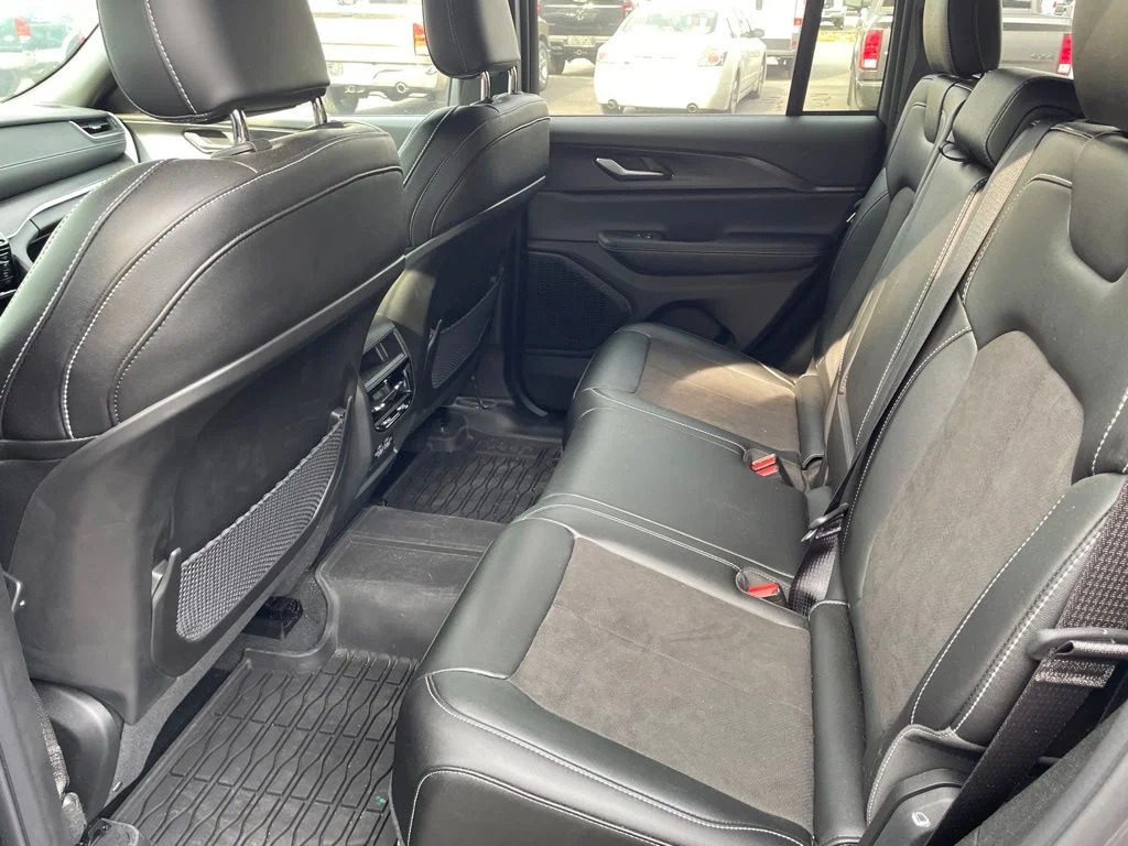 Used 2023 Gray Jeep Altitude X image 10