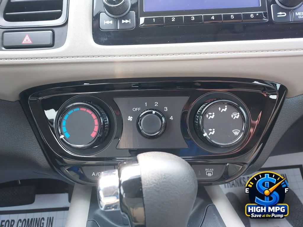 Used 2021 Silver Honda LX image 19