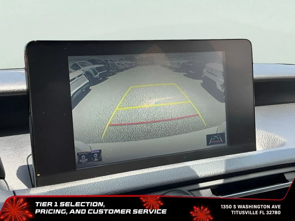 Used 2023 White Lexus 300 image 17